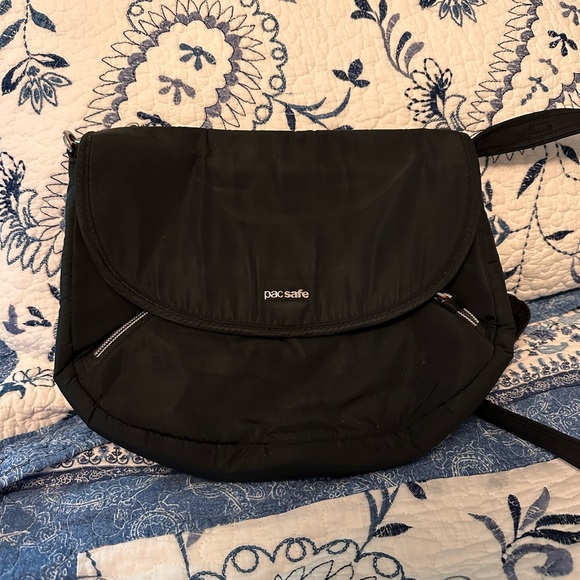Pacsafe Handbags - Pac Safe Style-safe Crossbody Bag